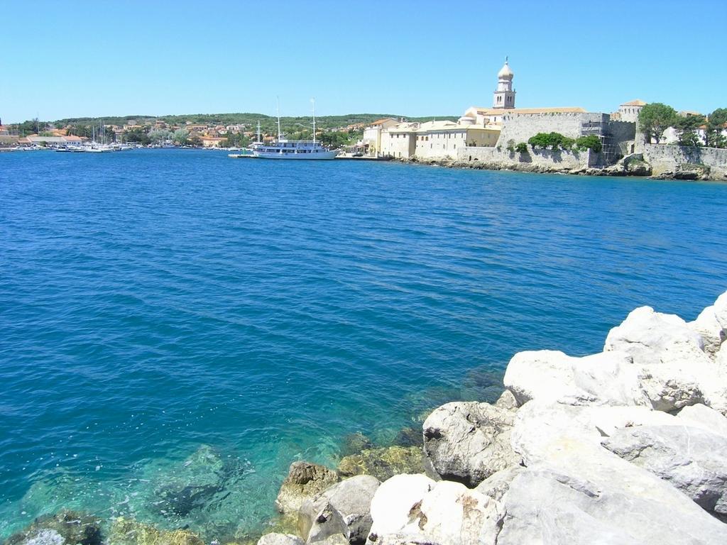 Apartment Dragica Krk Town Oda fotoğraf